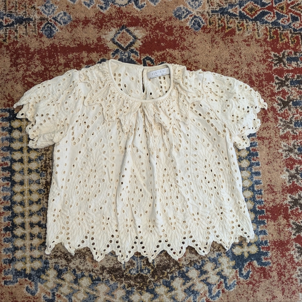 Elegant Cream Eyelet Lace Top - Picture 4 of 9